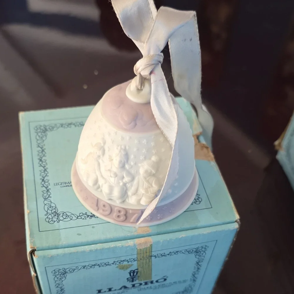 Lladró Christmas Porcelain Bell Ornament White Pink 1987 Boxed